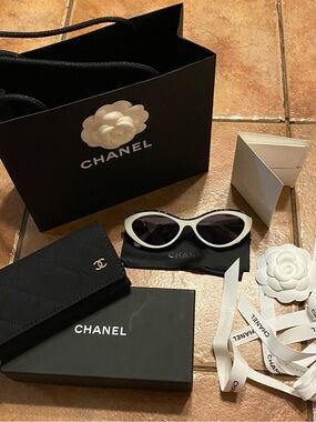 CHANEL Acetate Oval Sunglasses 5416-A White Orig $485 New! 🖤